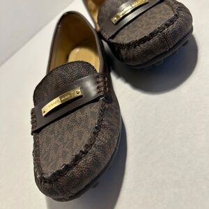 Michael Kors Everett Loafer Women's Leather/Brown/Gold Metallic Logo Size 9.5